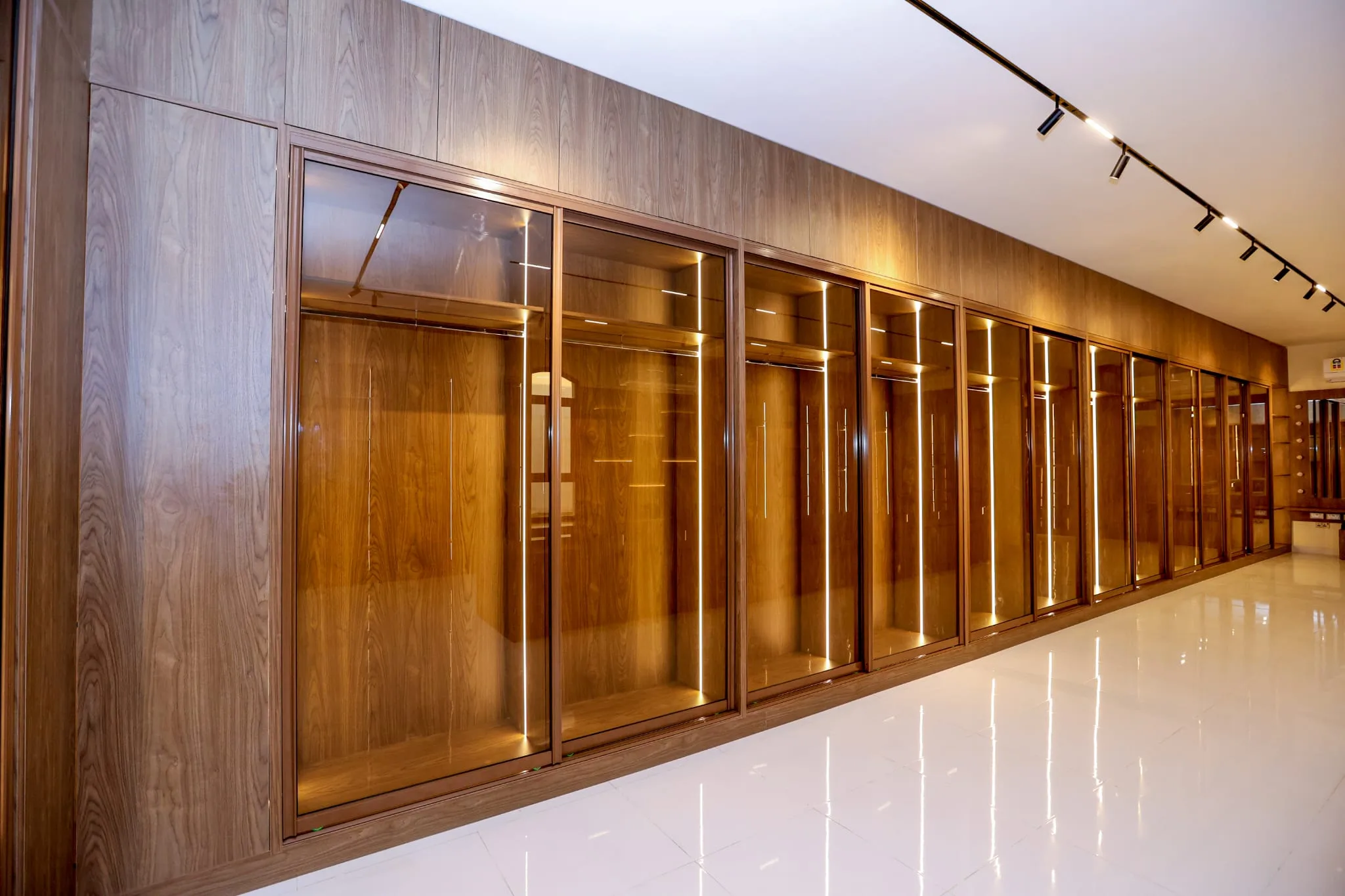 Private Villa - Walkin Wardrobe - bespoke fitted wardrobe in Bahrain by Al Hafeed Interior